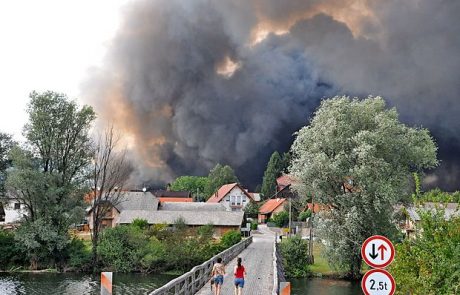 V Zalogu pri Novem mestu izbruhnil večji požar