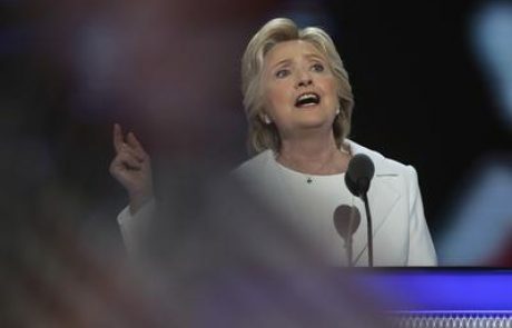 Clintonova sprejela nominacijo in Trumpa obtožila sejanja nesloge