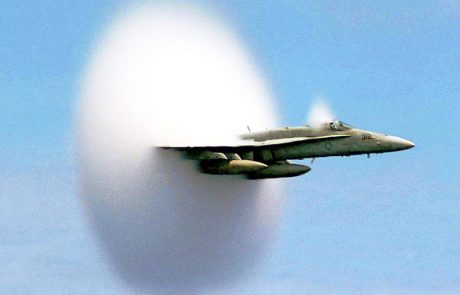 Letala v trenutku, ko prebijejo zvočni zid (foto)