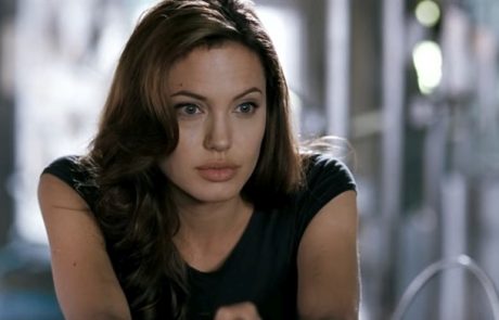 Brad je pozabljen: Angelina v objemu najbolj čudnega igralca v Hollywoodu?