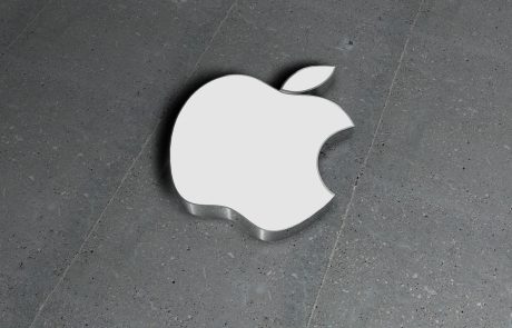 Apple je veliko pridobil z sprejemom davčne reforme, medtem ko se sooča z težavami pri vračilu na tujem ustvarjenih patentnih dobičkov