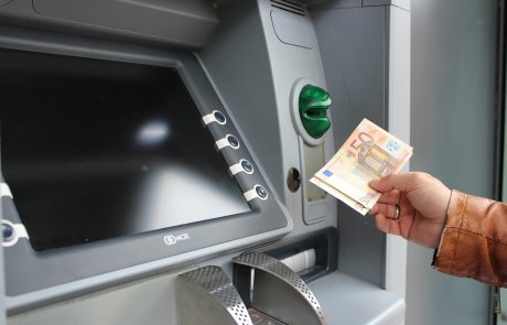 V Slovenijo prihajajo prvi brezstični bankomati