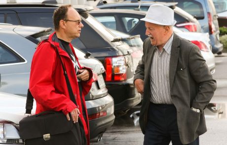 Zemljarič spet vpije in grozi s tožbo, o svojem lobiranju pa se noče pogovarjati