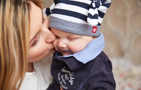 Potrjeno: starši bodo ob rojstvu otrok prejeli denarno pomoč