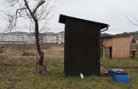 Iz barake odnesel veliko orodja