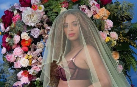 Beyonce s fotografijo v spodnjem perilu objavila, da je noseča, a to ni najbolj nenavadna stvar