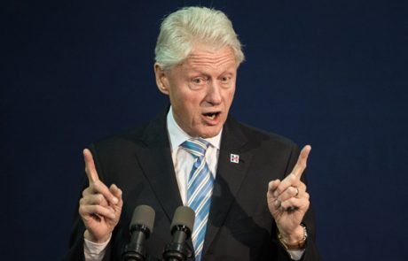 Bill Clinton razjezil Madžare in Poljake, ki ga zaradi njegovih izjav pošiljajo k zdravniku