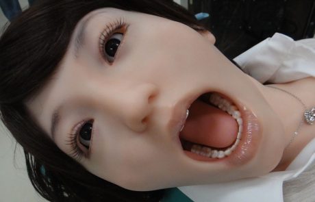 Bizaren robot, ki ga uporabljajo japonski zobozdravniki (video)