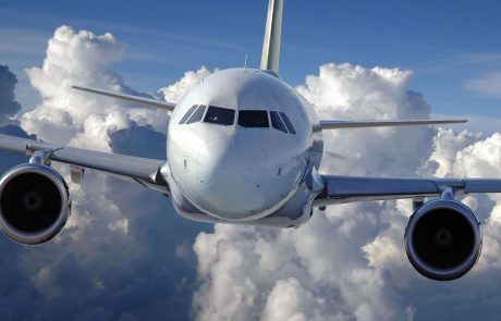 Boeing v zadnjem lanskem četrtletju z močno rastjo dobička