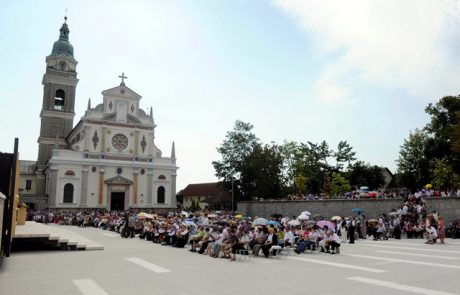 Na Brezjah tradicionalno, 48. romanje bolnikov, invalidov in ostarelih