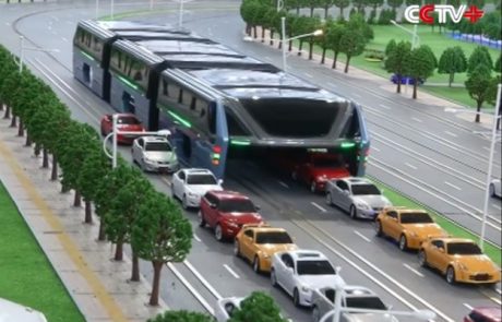 Kitajci bodo prometne zastoje reševali s takšnimi mega-busi, ki peljejo NAD avtomobili (video)
