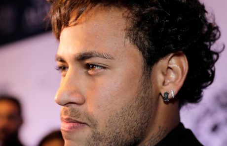 Neymar pripravlja kokice in vabi prijatelje
