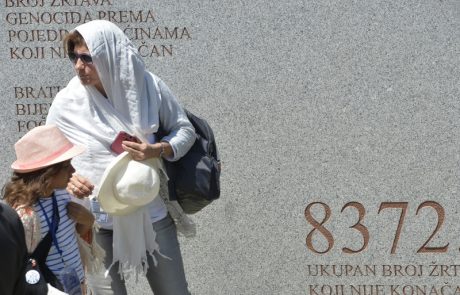 Šešljevi privrženci v Srebrenici izzivali Bošnjake