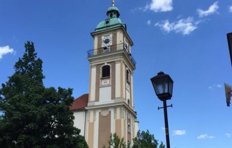 Verni danes praznujejo Marijino vnebovzetje