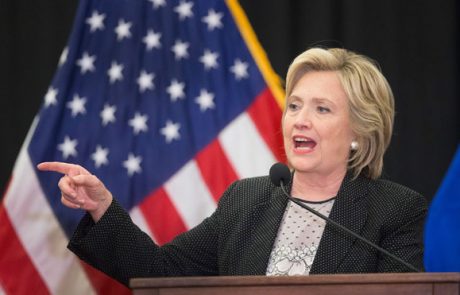 Hillary Clinton se kar ne more izviti iz afere z elektronsko pošto