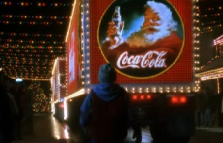 Coca Cola izdala nov božični oglas, a je ena mala podrobnost močno razočarala na milijone ljudi