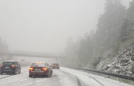 Pozor: burja in snežni nanosi še vedno povzročajo kaos