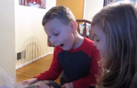 Video dneva: Ko otroci dobijo najboljše božično darilo