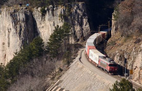 Podpisana pogodba za pripravljalna dela za drugi tir