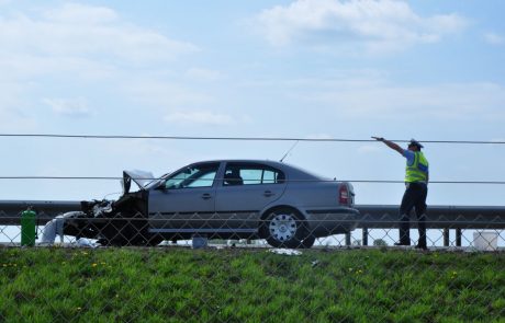 39-letni voznik kombija še vedno v smrtni nevarnosti