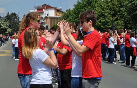 Maturanti s četvorko zavzeli Slovensko ulico