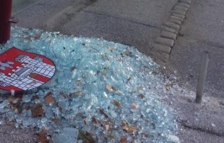 Avtobusna postajališča tarča vandalizma, najpogosteje na Pobrežju