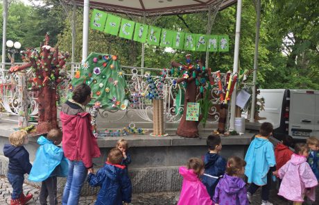 Mestni park popestrila nenavadna drevesa