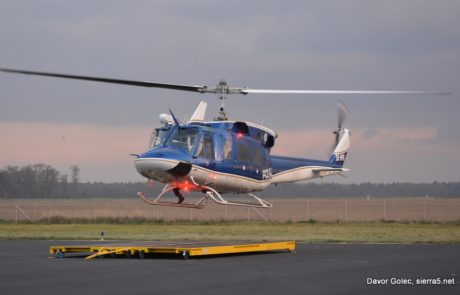 FOTO: Helikopterji od danes rešujejo tudi iz Maribora