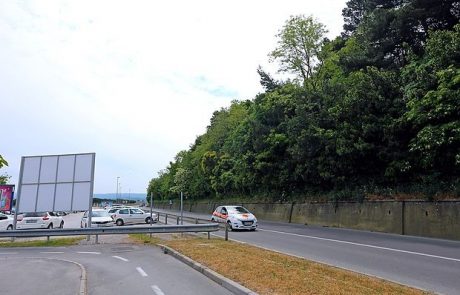 Koprska občina je ustavila postopek za dvigalo