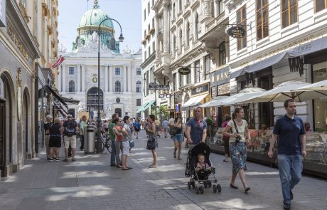 Bolj bi se morali zgledovati po Dunajčanih: Po nakupih brez avtomobila