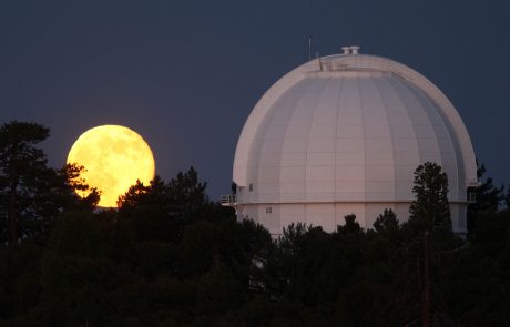 Prepustite se super Luni in najsvetlejši zvezdi v ozvezdju bika