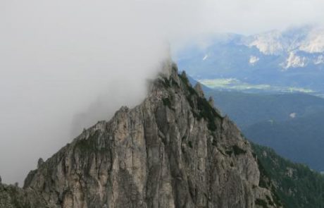 Na Kredarici padla v nezavest