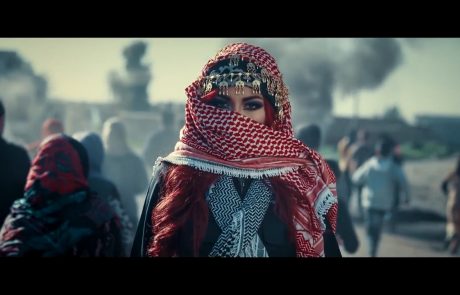 Ta kurdska pevka je napovedala vojno Islamski državi (video)