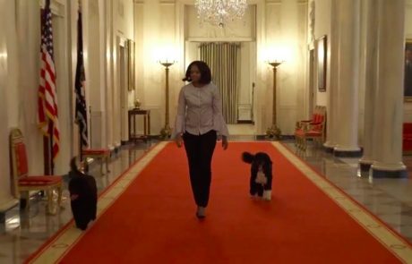 Video: Čustven zadnji sprehod Michelle Obama po Beli hiši