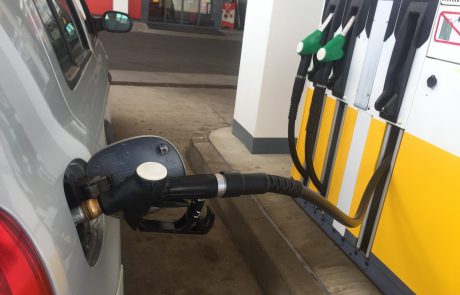 Regulirani ceni bencina in dizla s torkom višji