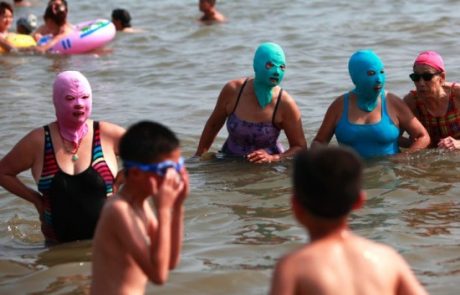 Face-kini: nova moda na kitajskih plažah
