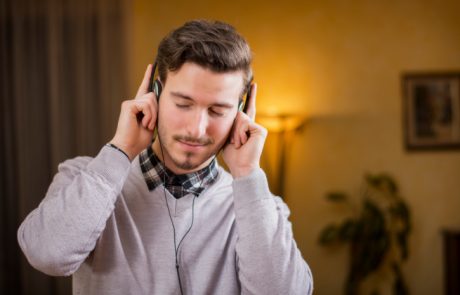 Raziskava pokazala, kakšno glasbo najraje poslušamo Slovenci