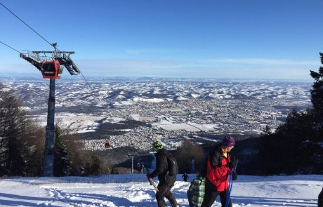 FOTO: Kako preživeti nedeljo? Ja, peš na Pohorje