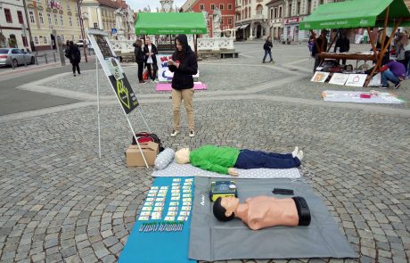 FOTO: Medicinci na Glavnem trgu osveščajo, kako postati mesto zdravje