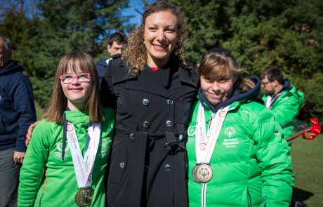 FOTO: Nasmejana Ilka presenetila udeležence specialne olimpijade