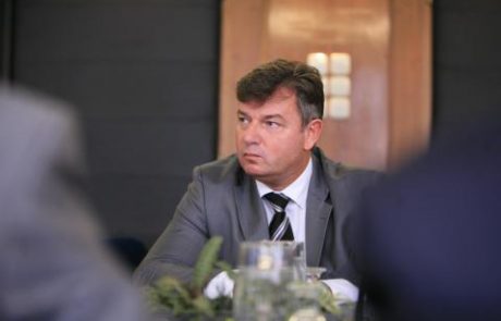 Minister uspešno prestal interpelacijo