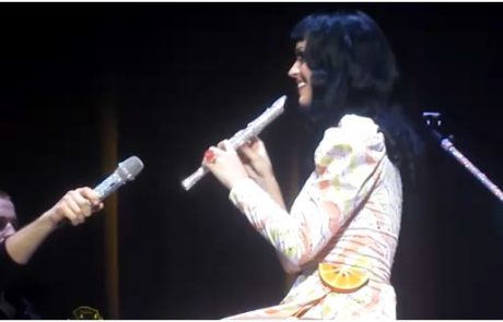 Katy Perry se je spet osramotila pred oboževalci