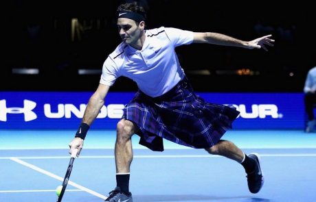 Federer nasmejal zbrano množico: Dvoboj z Murryjem odigral v kiltu (Video)