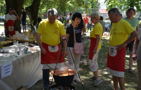 K občinskemu praznovanju spada tudi kisla župa