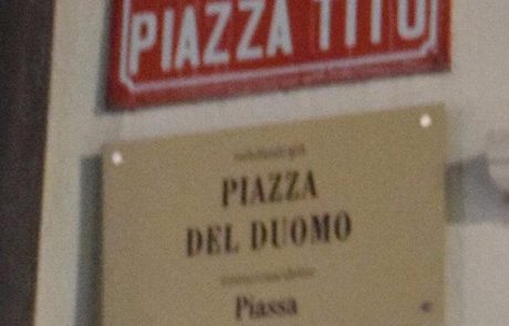 SO V KOPRU ZAPIHALI NOVI VETROVI? Nekdo je Titov trg s tablo preimenoval v Piazza del Duomo