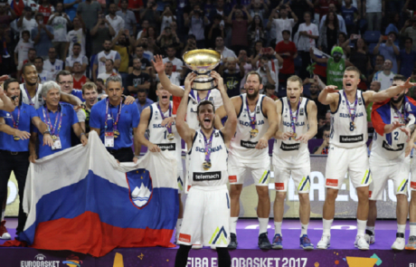 VIDEO: Mednarodna košarkarska zveza se je tako poklonila evropskim prvakom