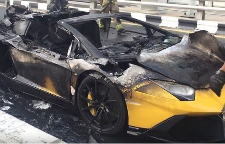 Zaradi selfija zažgal 460.000 evrov vrednega Lamborghinija (video)