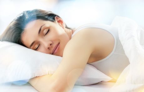 7 lepotnih trikov, ki delujejo kar med spanjem