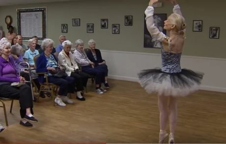 Video dneva: 77-letna balerina, ki druge navdihuje, da sledijo svojim sanjam