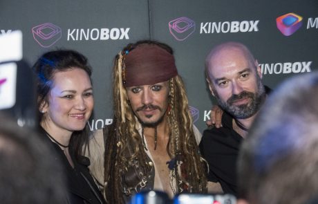 FOTO: Takole se je Jack Sparrow družil z obiskovalci MariBoxa